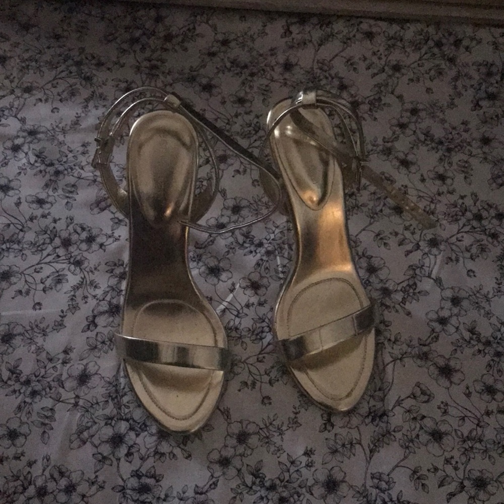 Bcbg golf heels